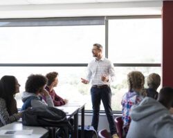 Pros and Cons of Working as an Associate Lecturer